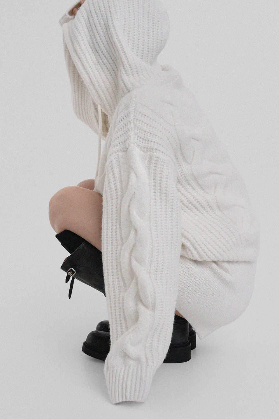 [ Pre-order ] Autumn Made Wool cable Hood Knit