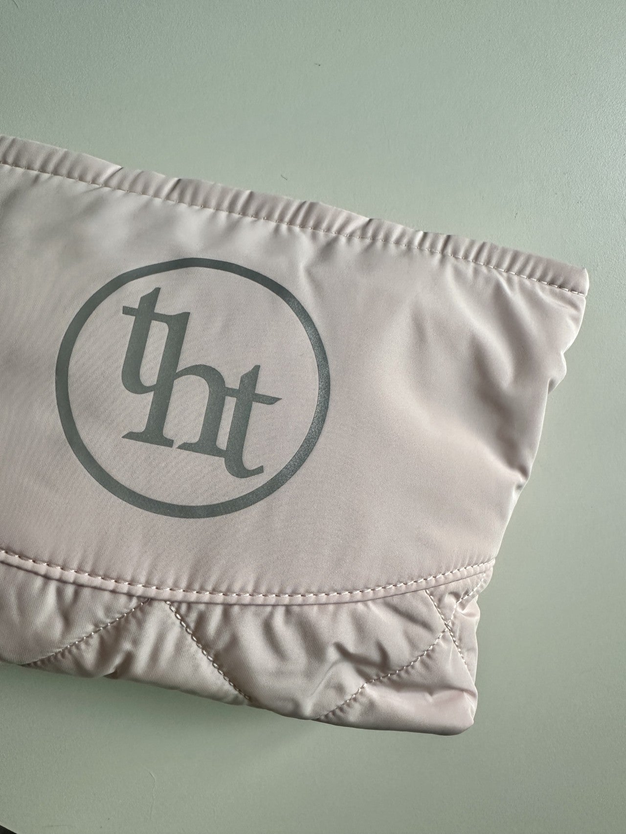 [ Pre-order ] Threetimes🤍Bebe pouch🎀