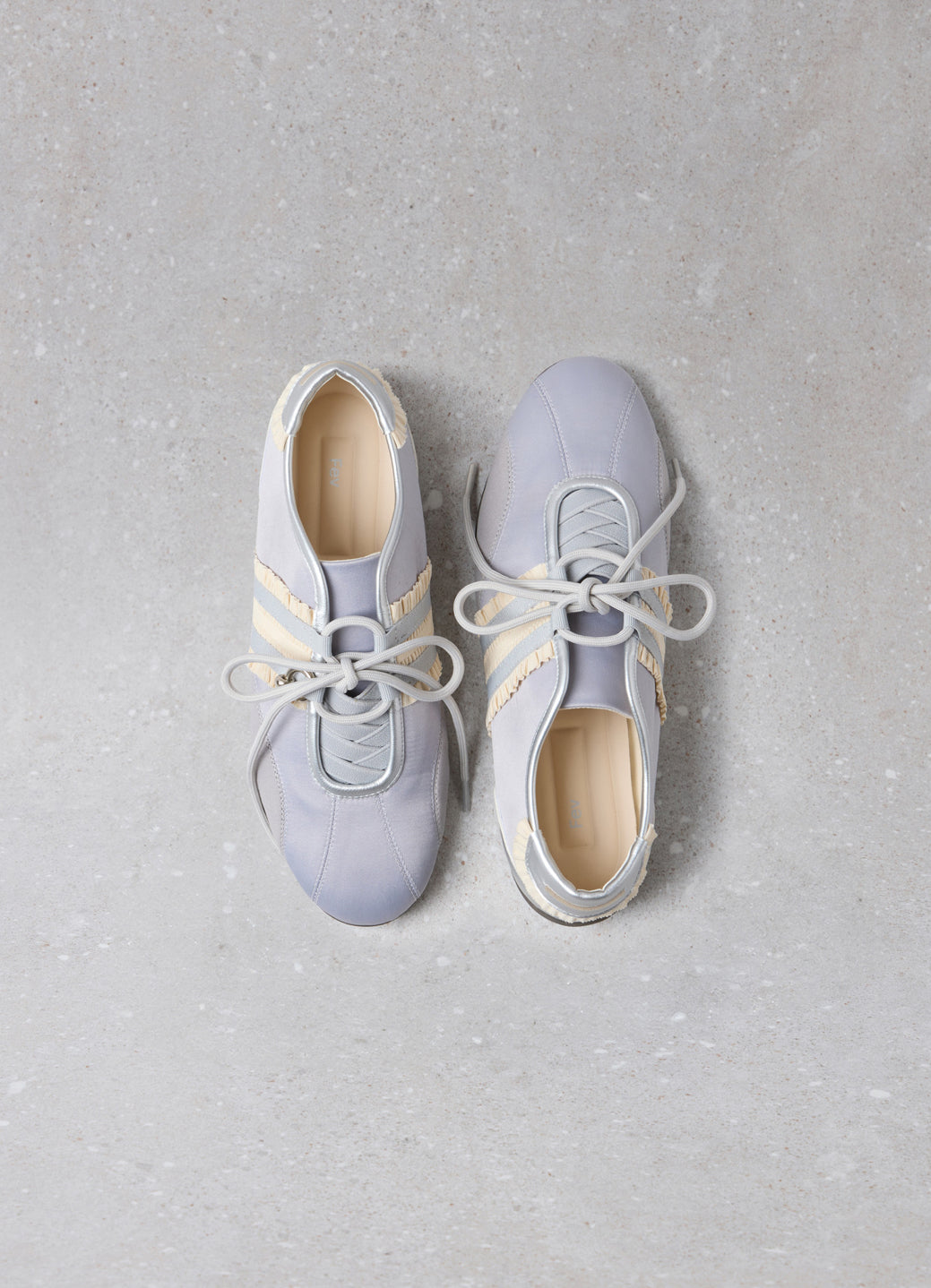 [ Pre-order ] Fev Feil Run Sneakers