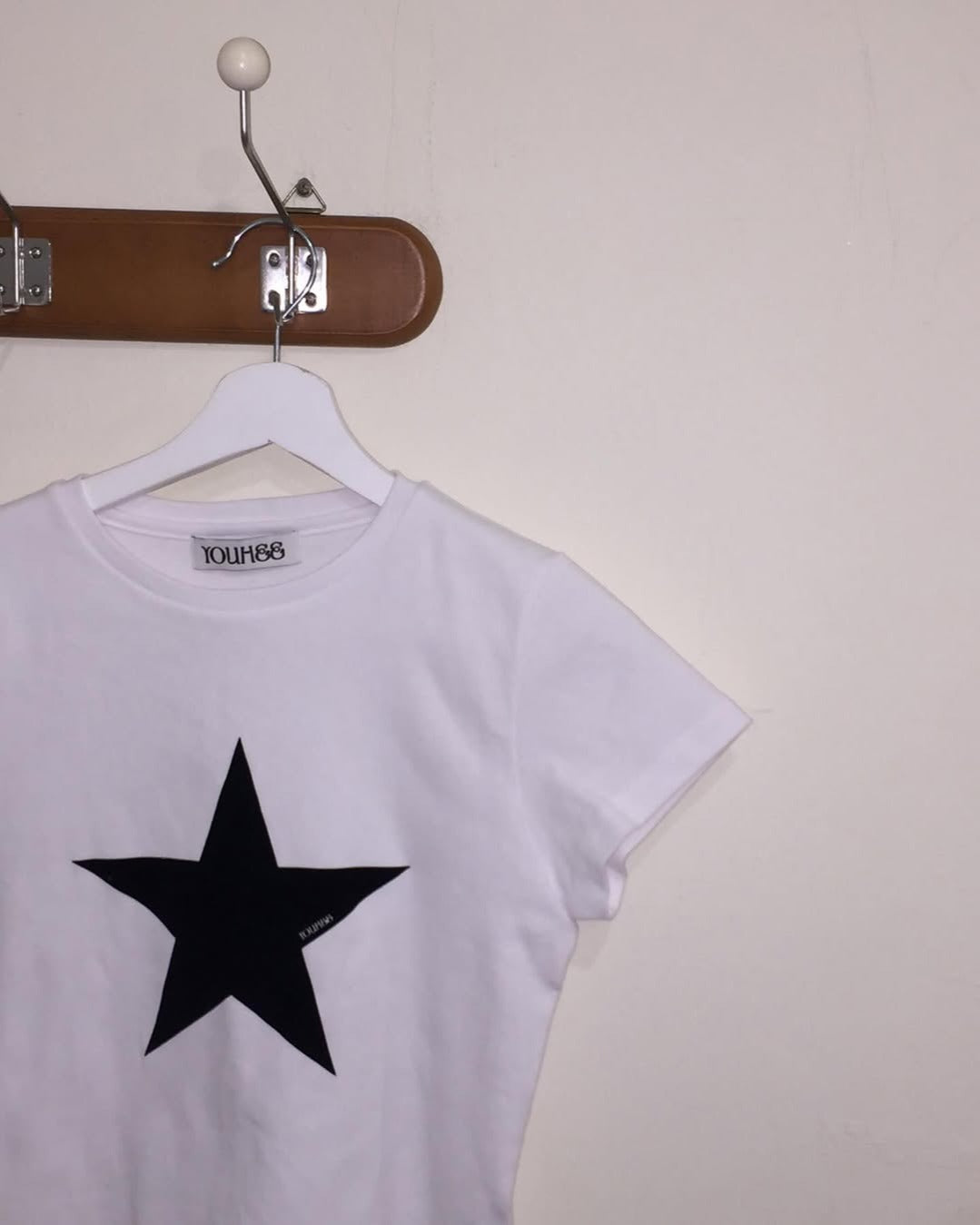 [ Pre-order ] YOUHEE Star Point T-shirts White