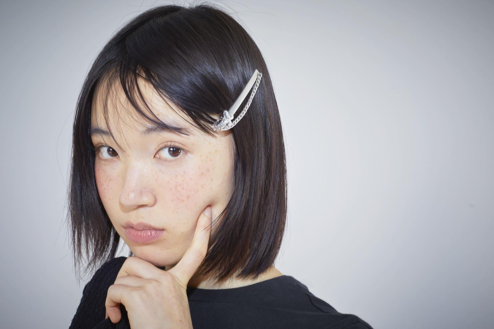 [ Pre-order ] Coyseio Flower Chain Pin Chrome