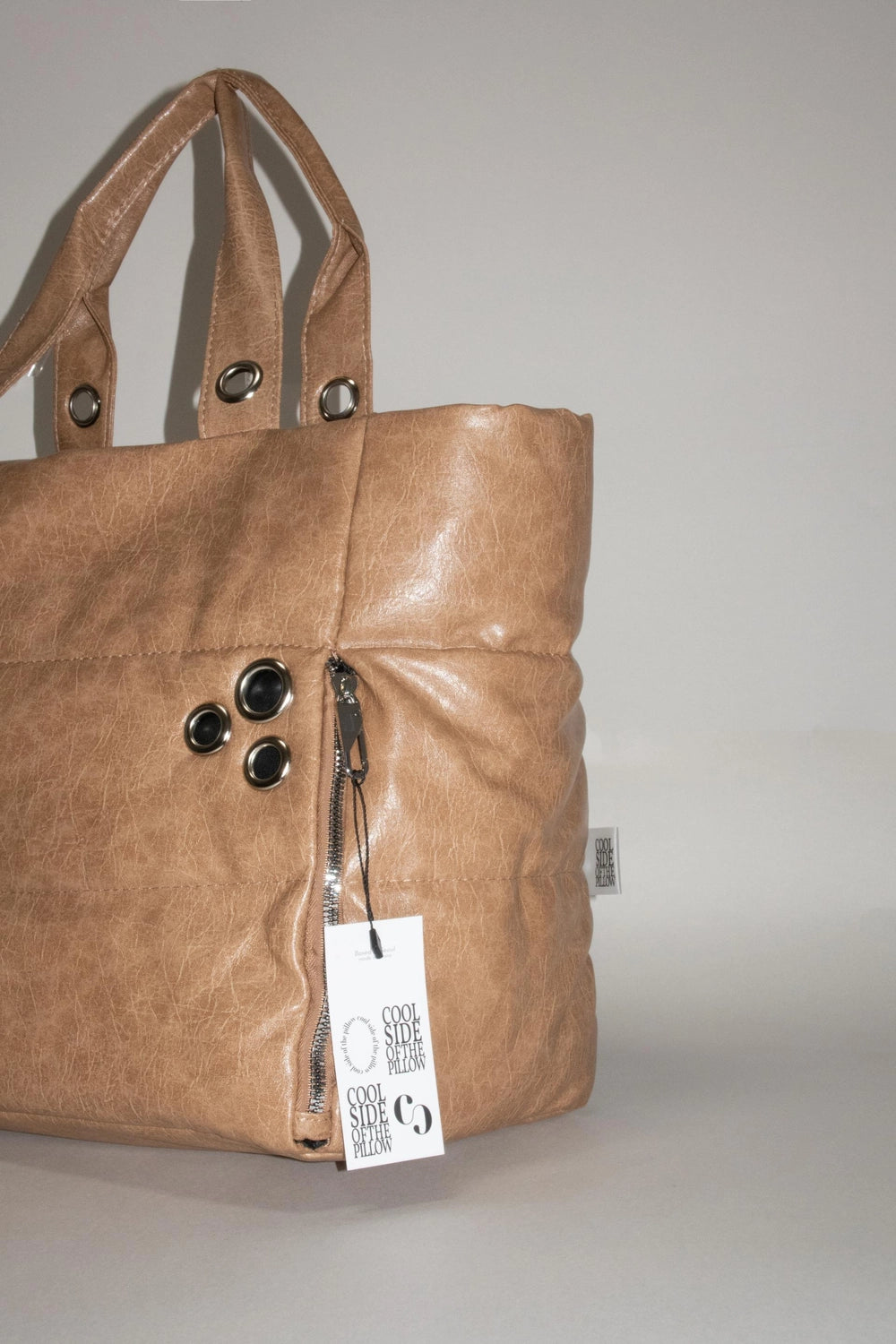 [ Pre-order ] My Eyelet Travel Bag