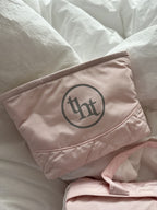 [ Pre-order ] Threetimes🤍Bebe pouch🎀