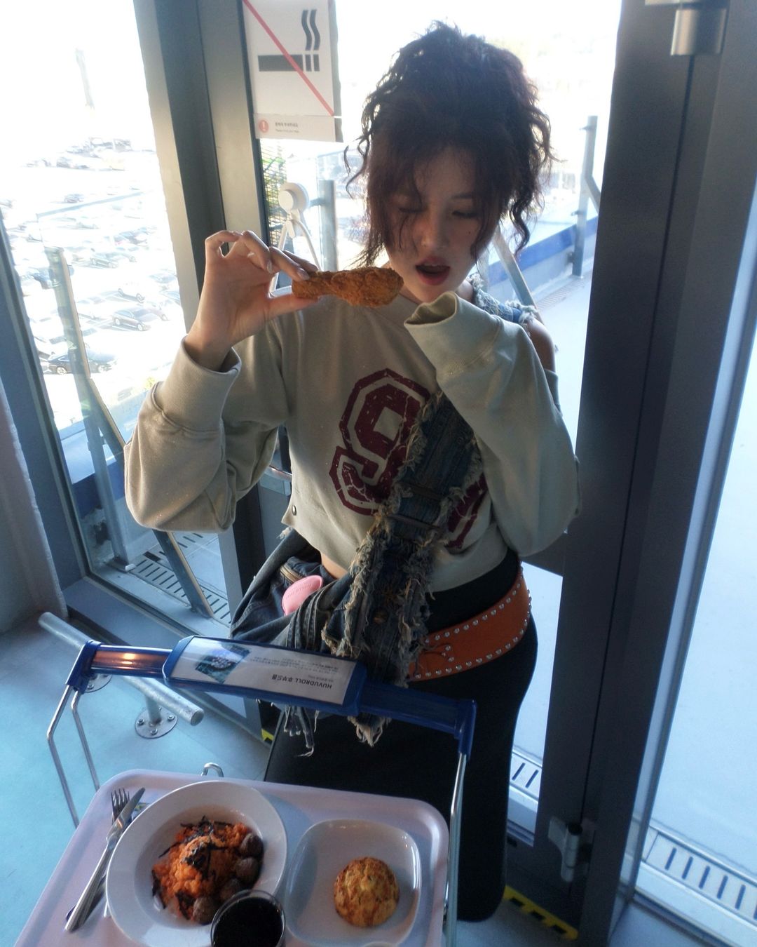 [ 現貨 ] Sculptor Off-Shoulder Cropped Sweatshirt