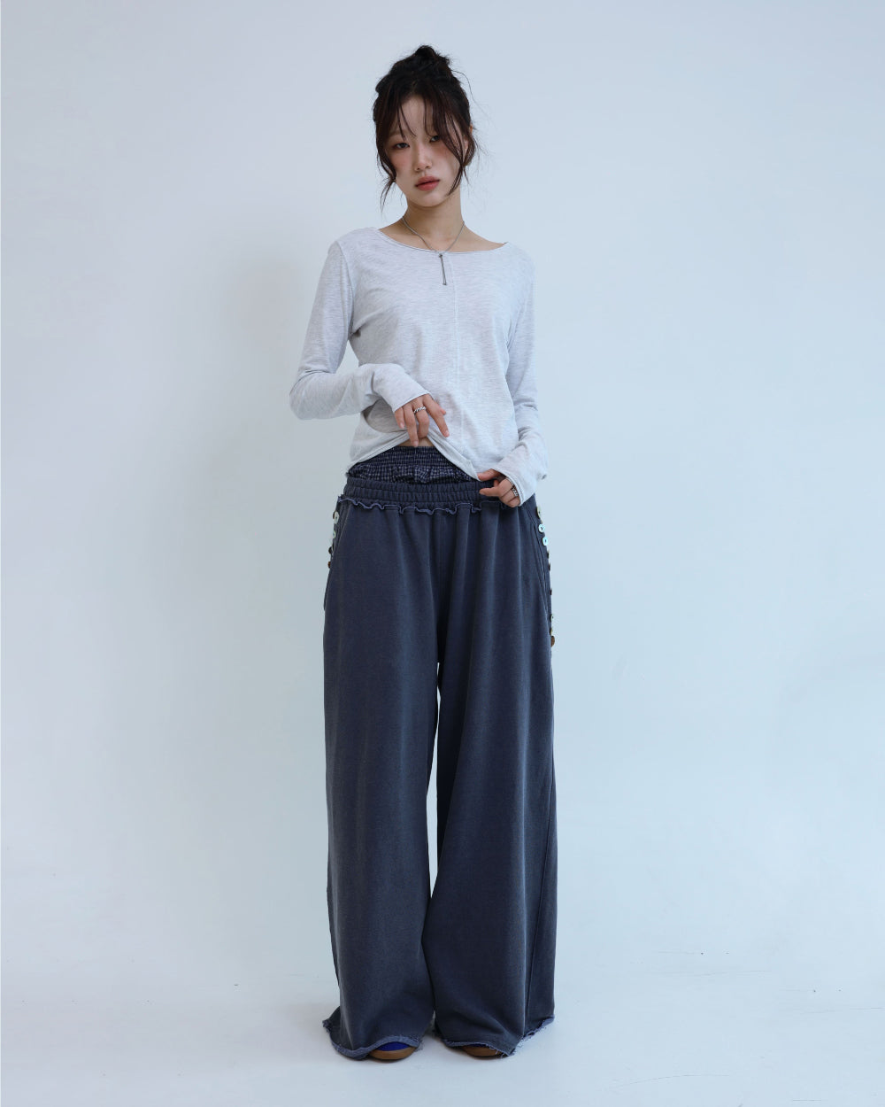 [ Pre-order ] Button Underwear Sweatpants