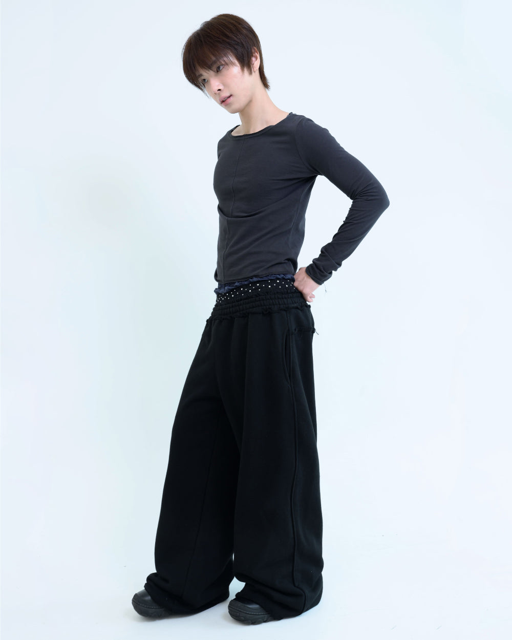 [ Pre-order ] Stud Underwear Sweatpants