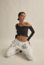 [ Pre-order ] Threetimes One-shoulder button tee