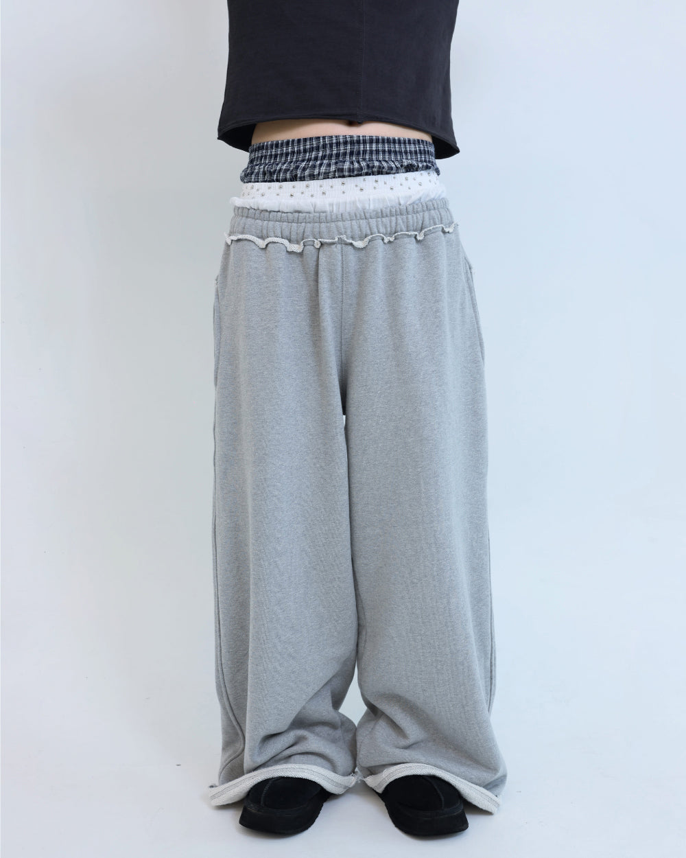 [ Pre-order ] Stud Underwear Sweatpants