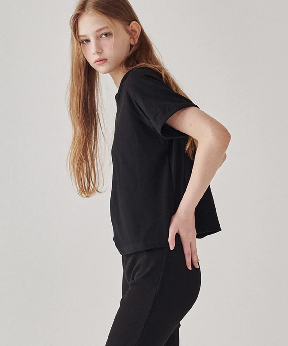 [ Pre-order ] Ruffle Heart Cut Out Puff Sleeve Half T Shirt
