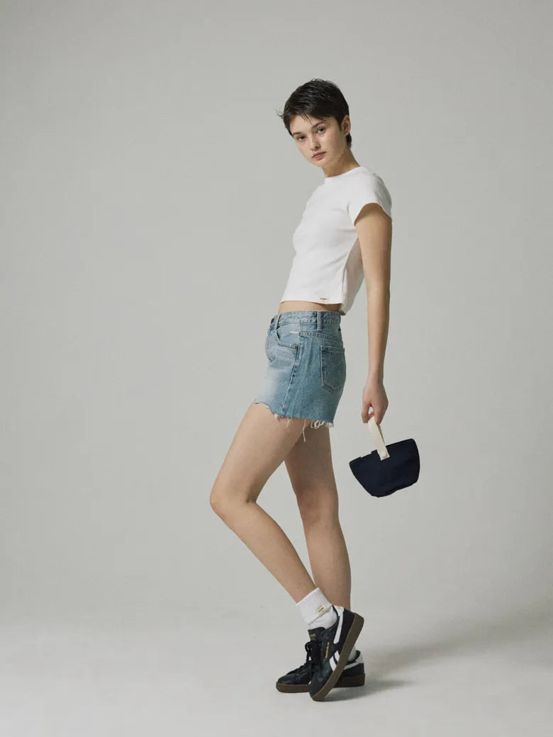 [ Pre-order ] 1+1 Glowny G Baby tee