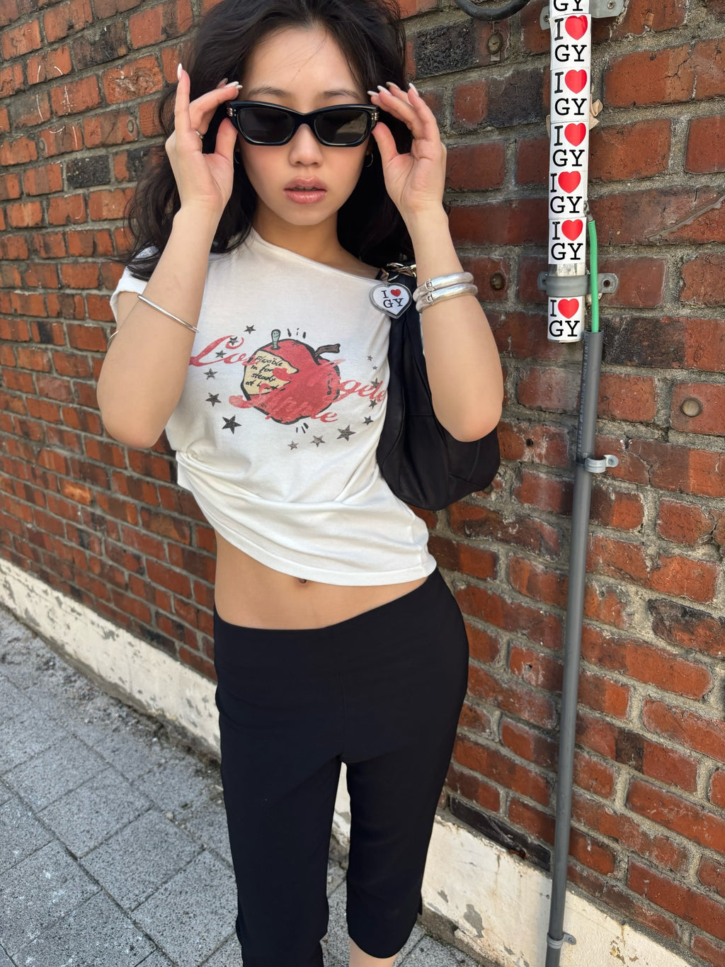 [ Pre-order ] Apple Graphic Tee
