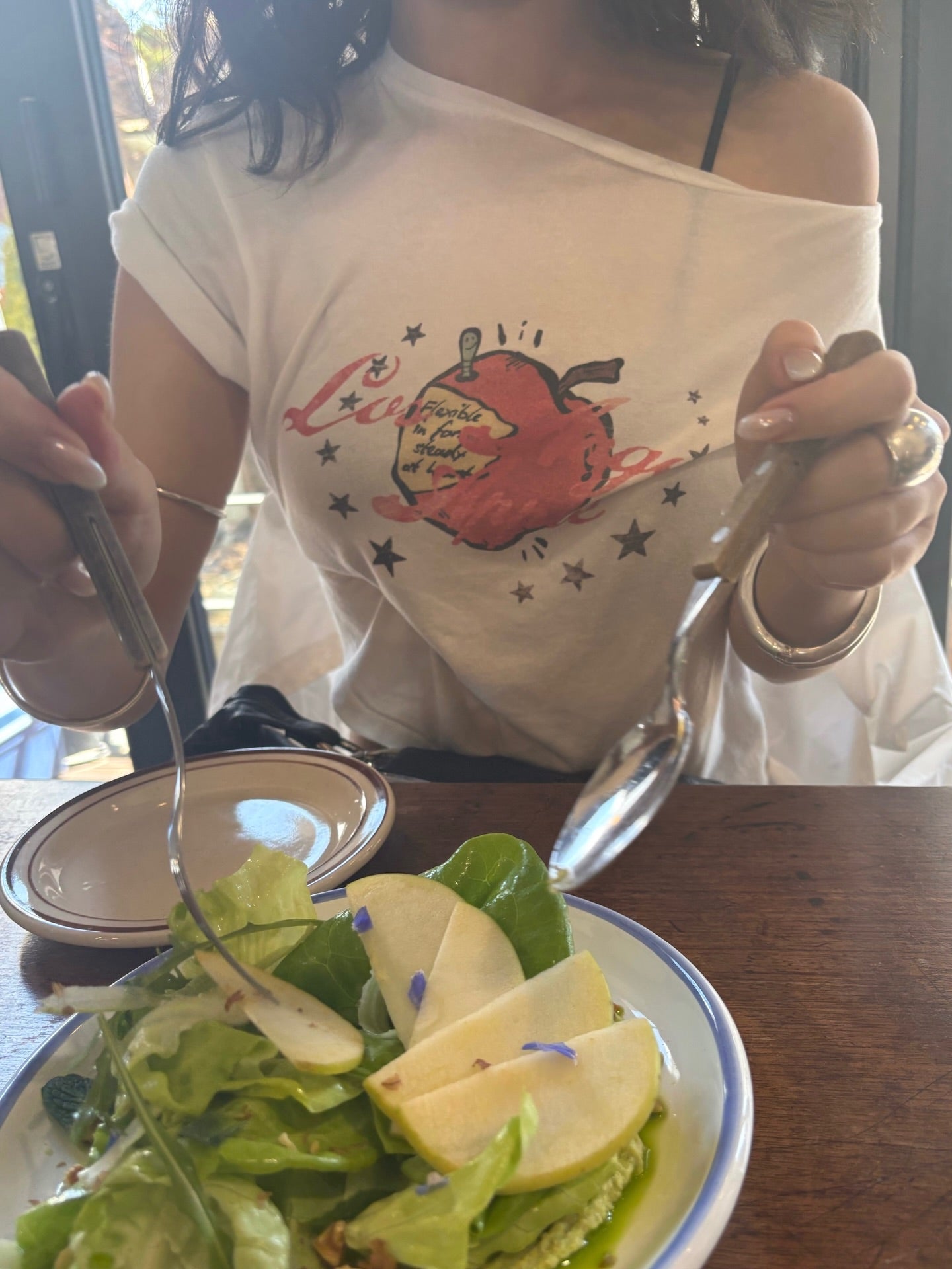 [ Pre-order ] Apple Graphic Tee