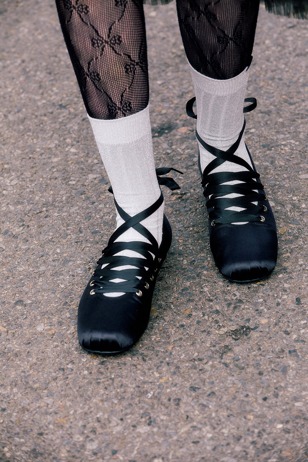 Pre-order ] Khiho Dolphin Lace Up Flats – Twinkle Star