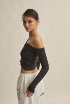 [ Pre-order ] Threetimes One-shoulder button tee