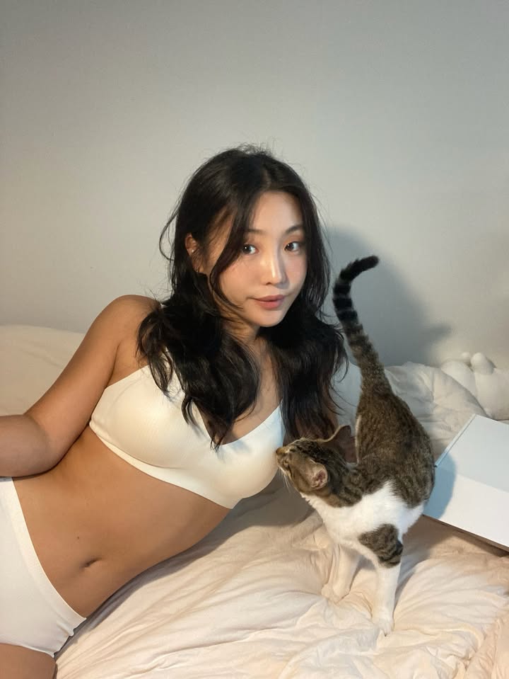 [ Pre-order ] Vivevive Free Line Bra Volume