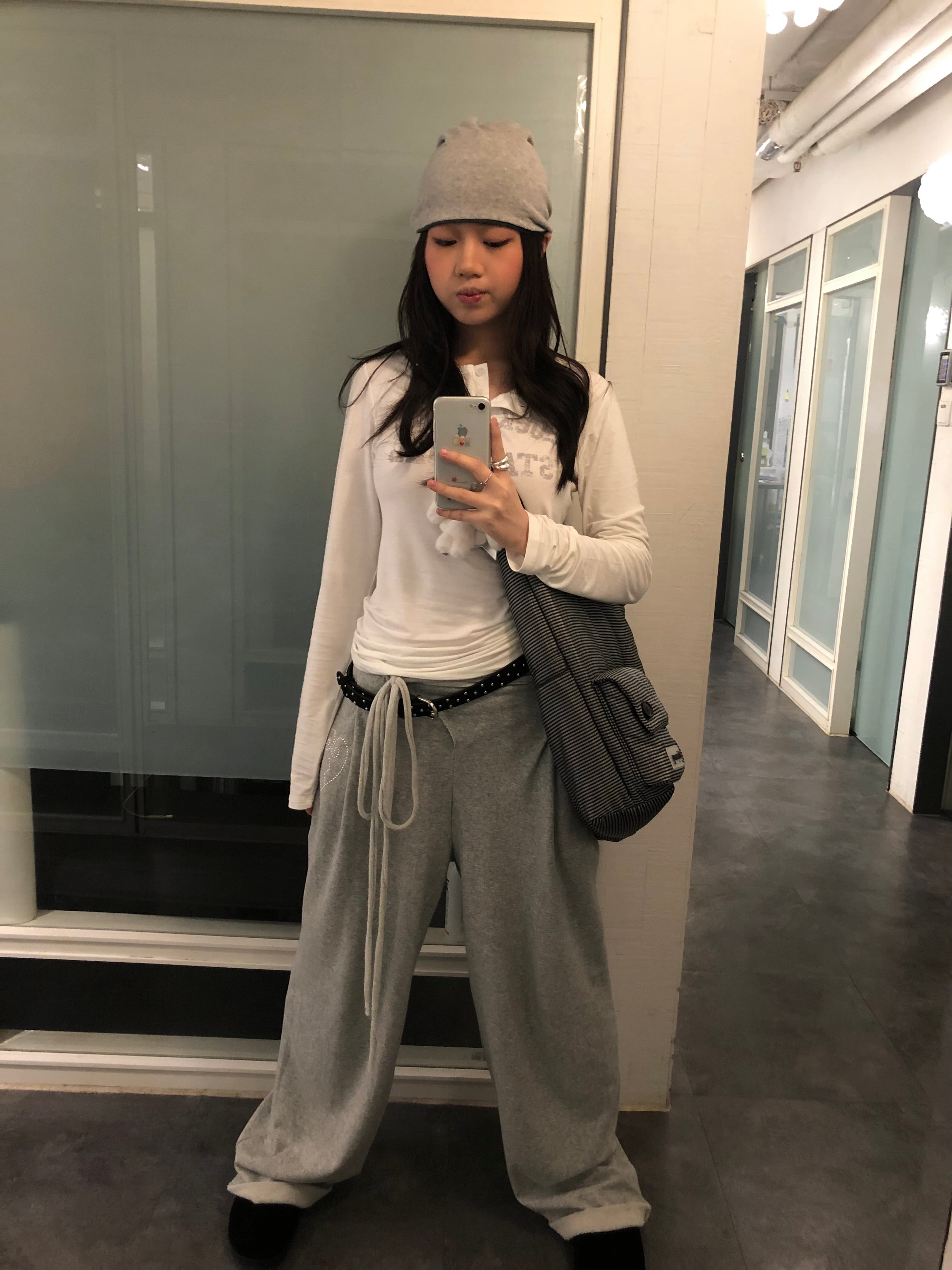 [ 現貨 ] iphone 7 128gb ( 送新mon貼+透明case+貼紙 )