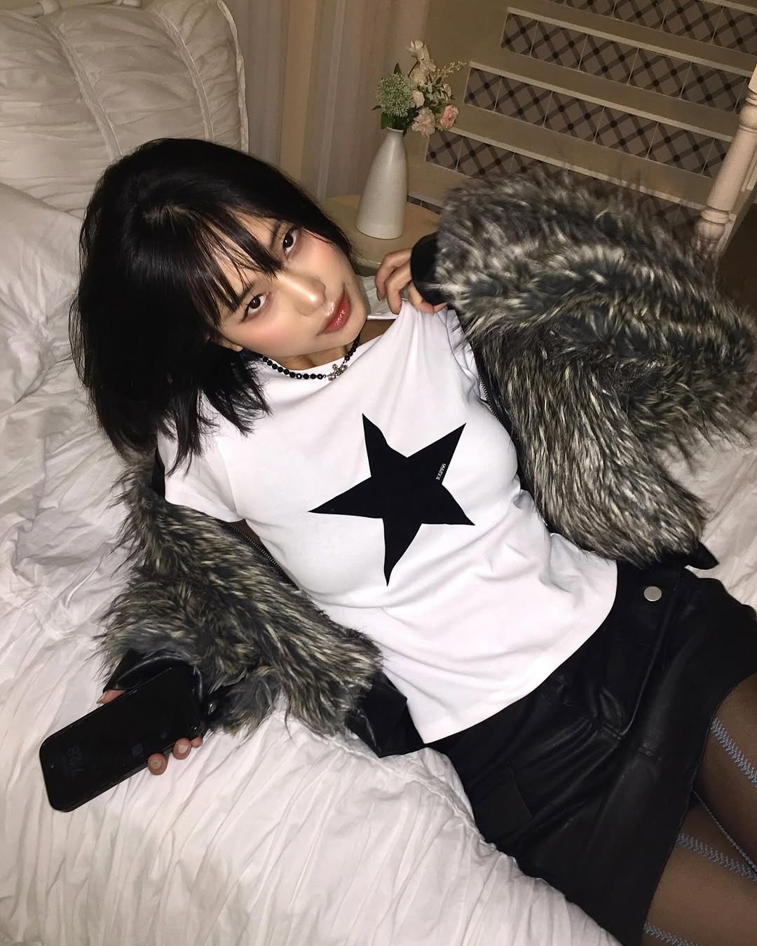 [ Pre-order ] YOUHEE Star Point T-shirts White