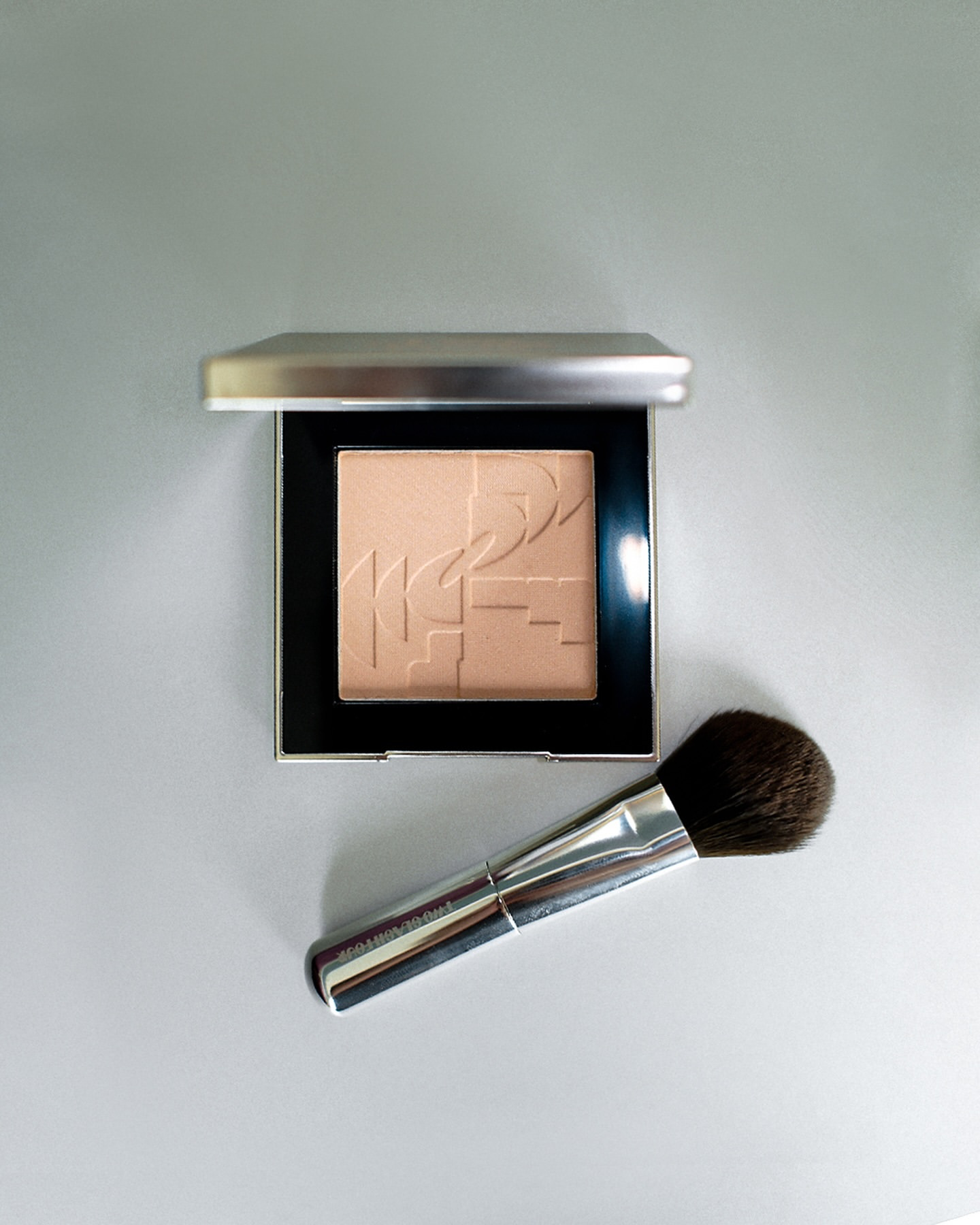 [ Mindy大推 - 現貨 ] Two Slash Four 微光澤胭脂 All Over Face Blush ( 附送胭脂掃 )