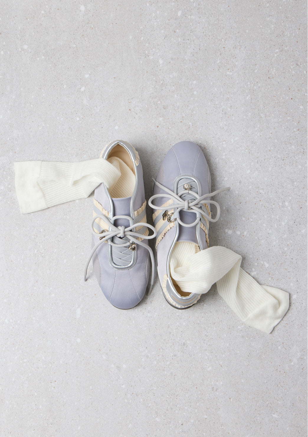 [ Pre-order ] Fev Feil Run Sneakers