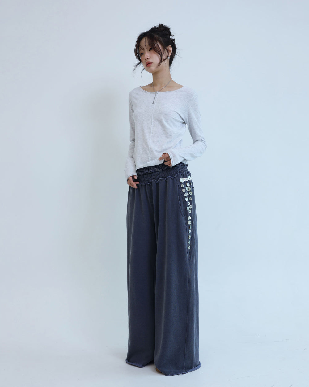 [ Pre-order ] Button Underwear Sweatpants