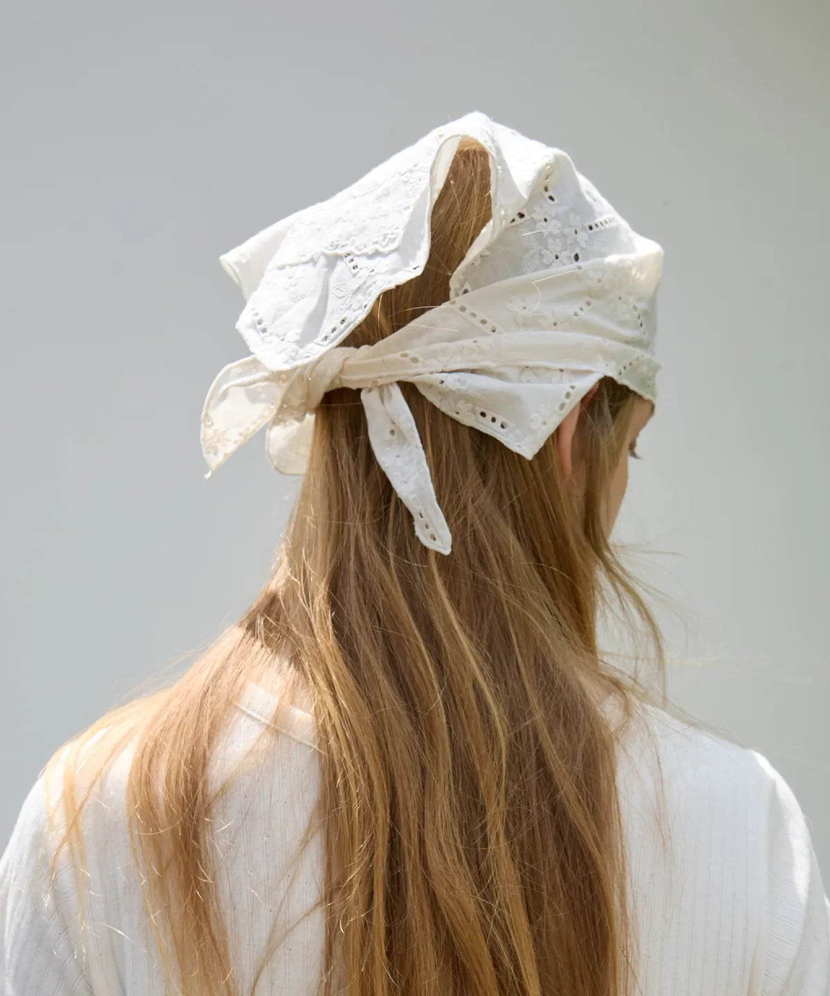 [ Pre-order ] Embroidered Lace Scarf