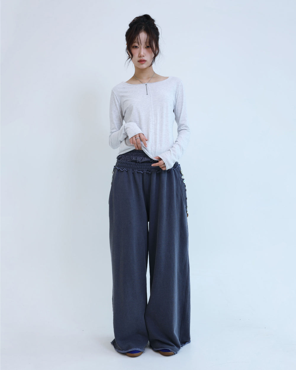 [ Pre-order ] Button Underwear Sweatpants