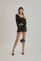 [ Pre-order ] Threetimes One-shoulder button tee