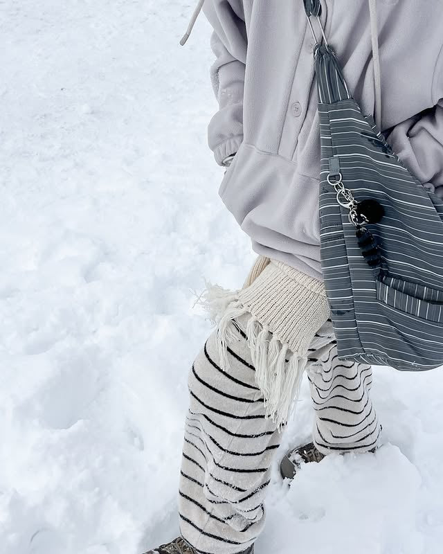 [ Pre-order ] Stripe Pocket Cross Bag