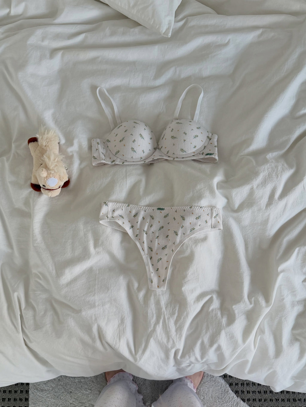 [ Pre-order ] Pony Bell Half Cup Bra & Panty Set