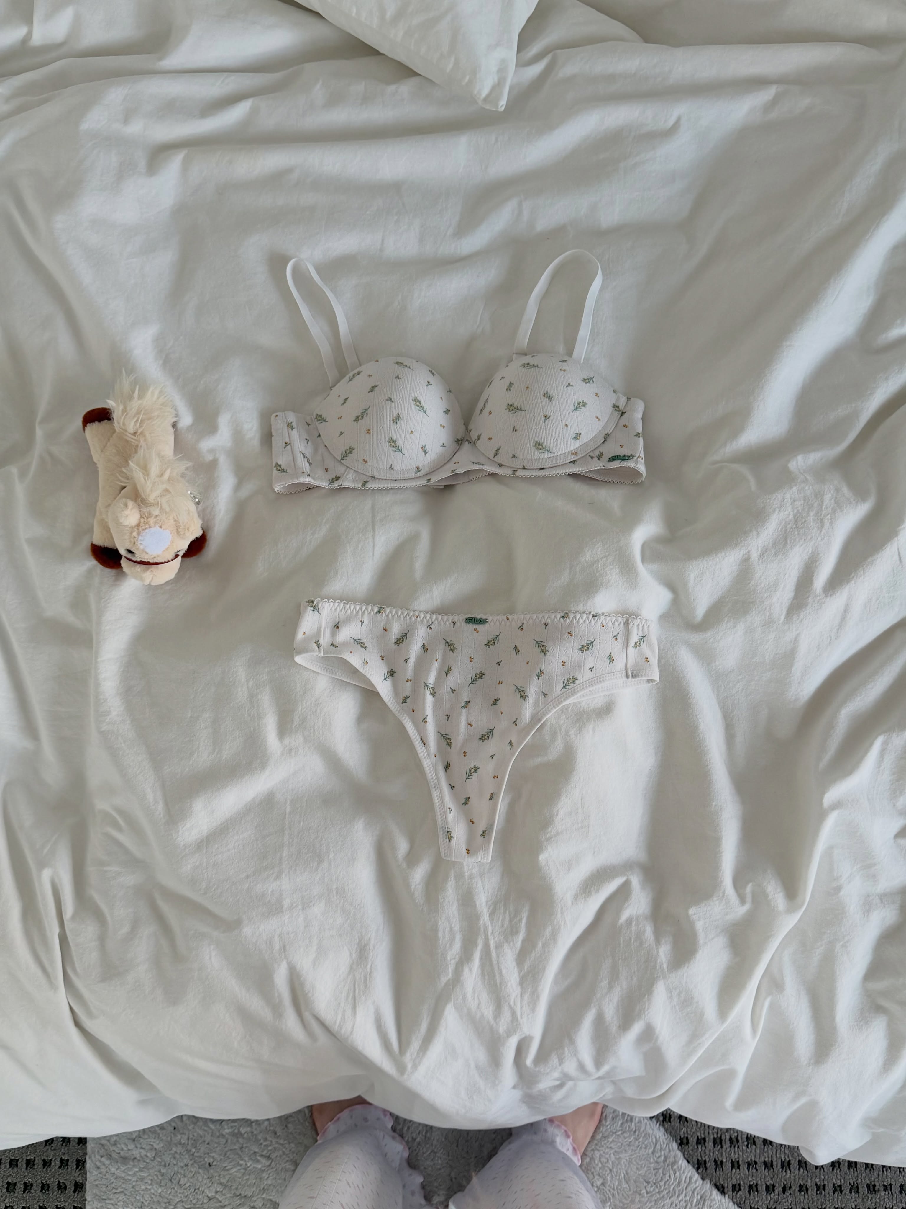 [ Pre-order ] Pony Bell Half Cup Bra & Panty Set