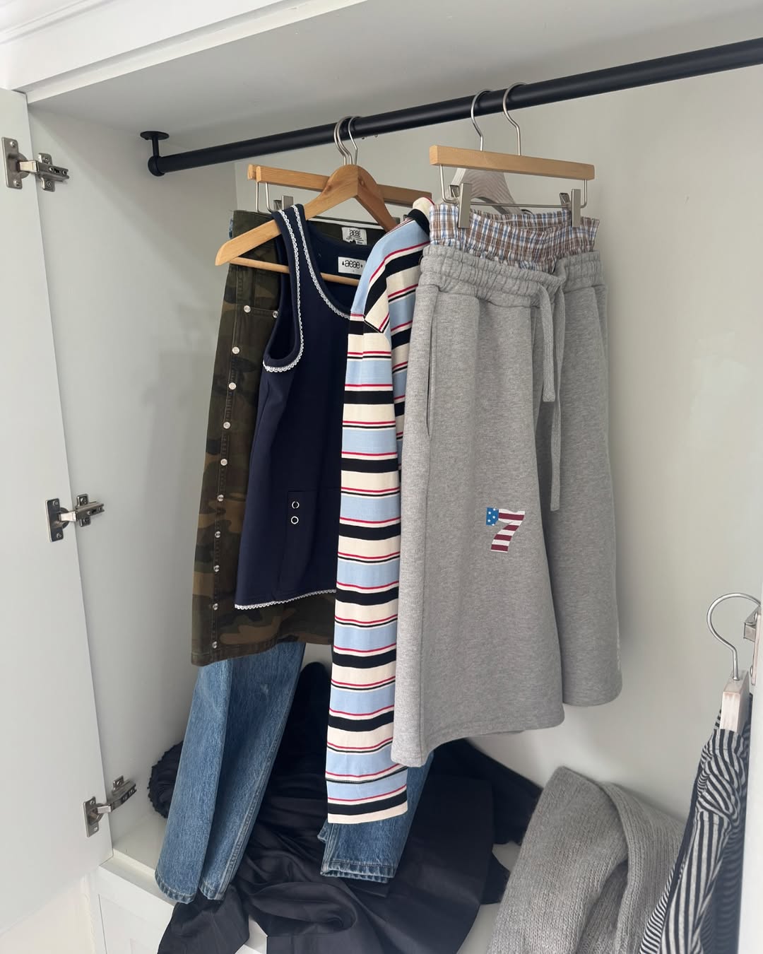 [ Pre-order ] Trunk Layered Sweatshorts