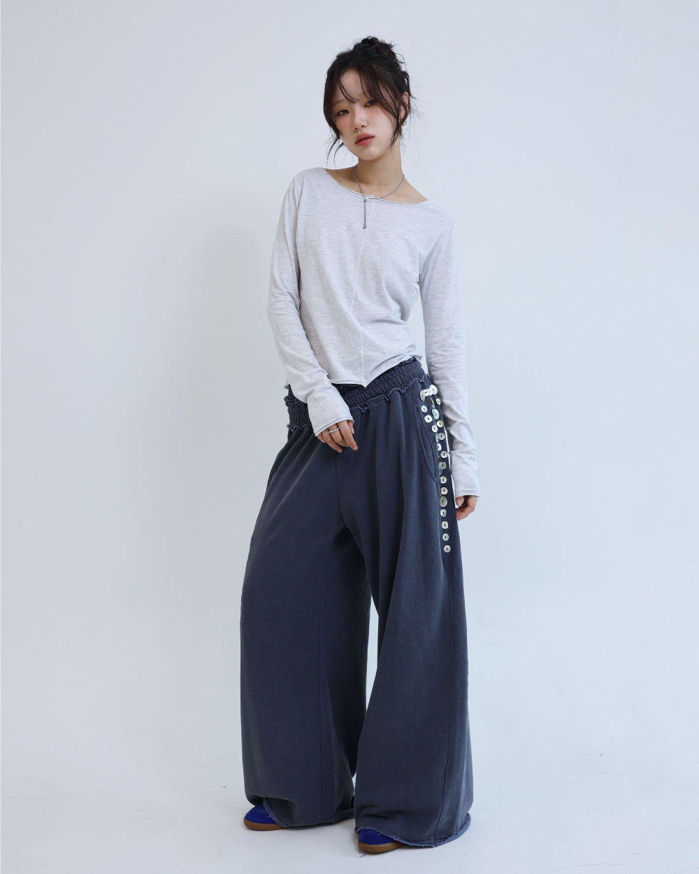 [ Pre-order ] Button Underwear Sweatpants