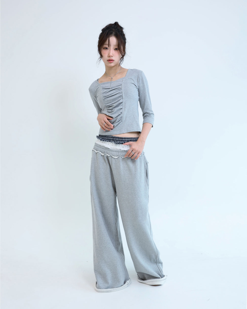 [ Pre-order ] Stud Underwear Sweatpants