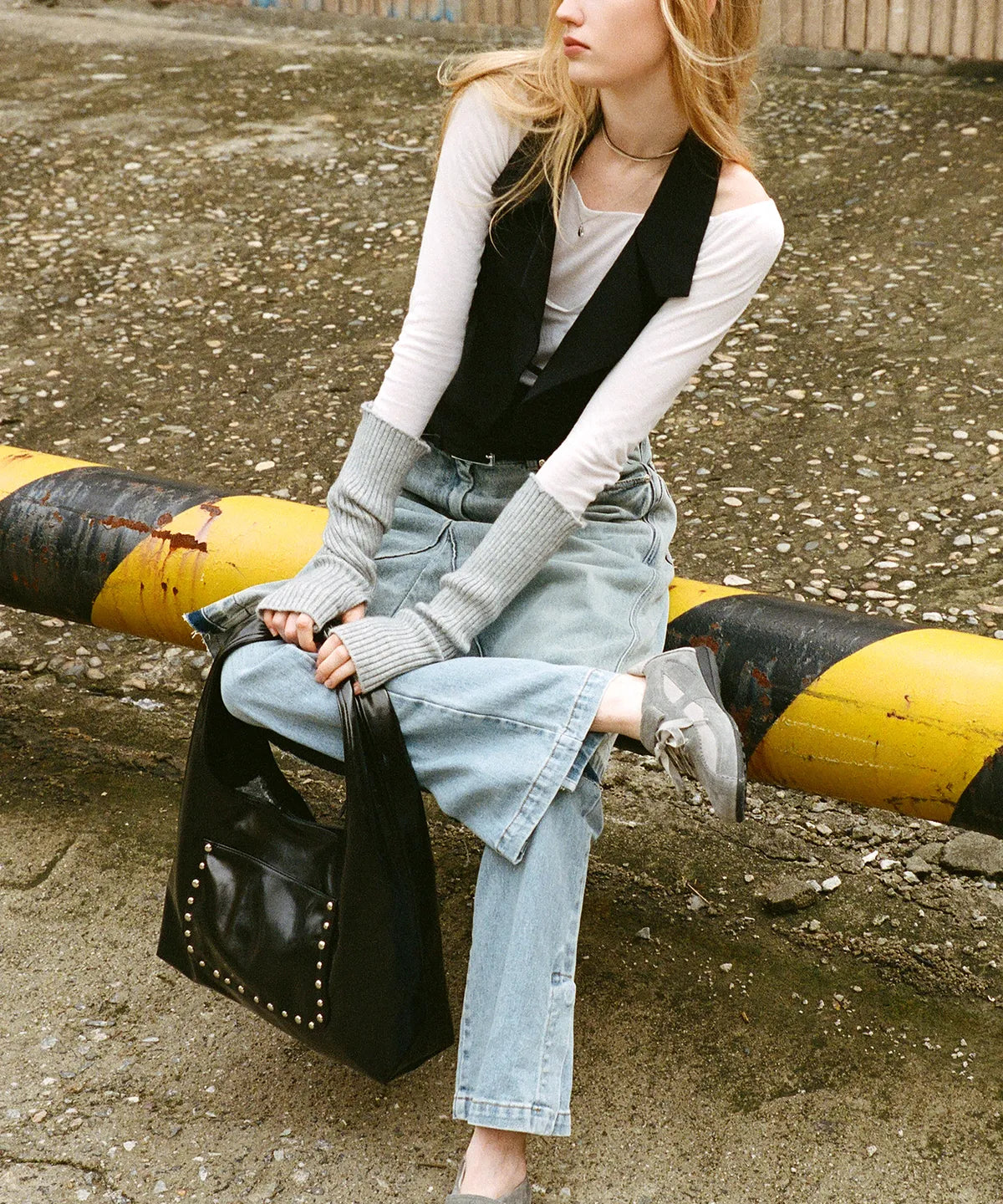 [ Pre-order ] KHIHO Stud Popo Bag