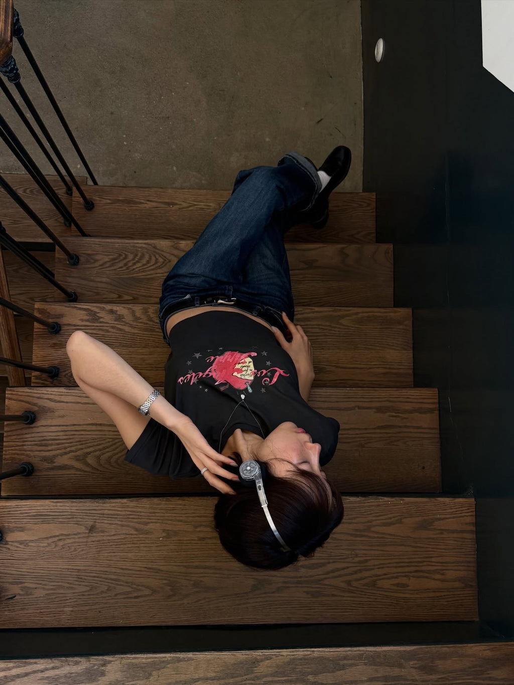 [ Pre-order ] Apple Graphic Tee