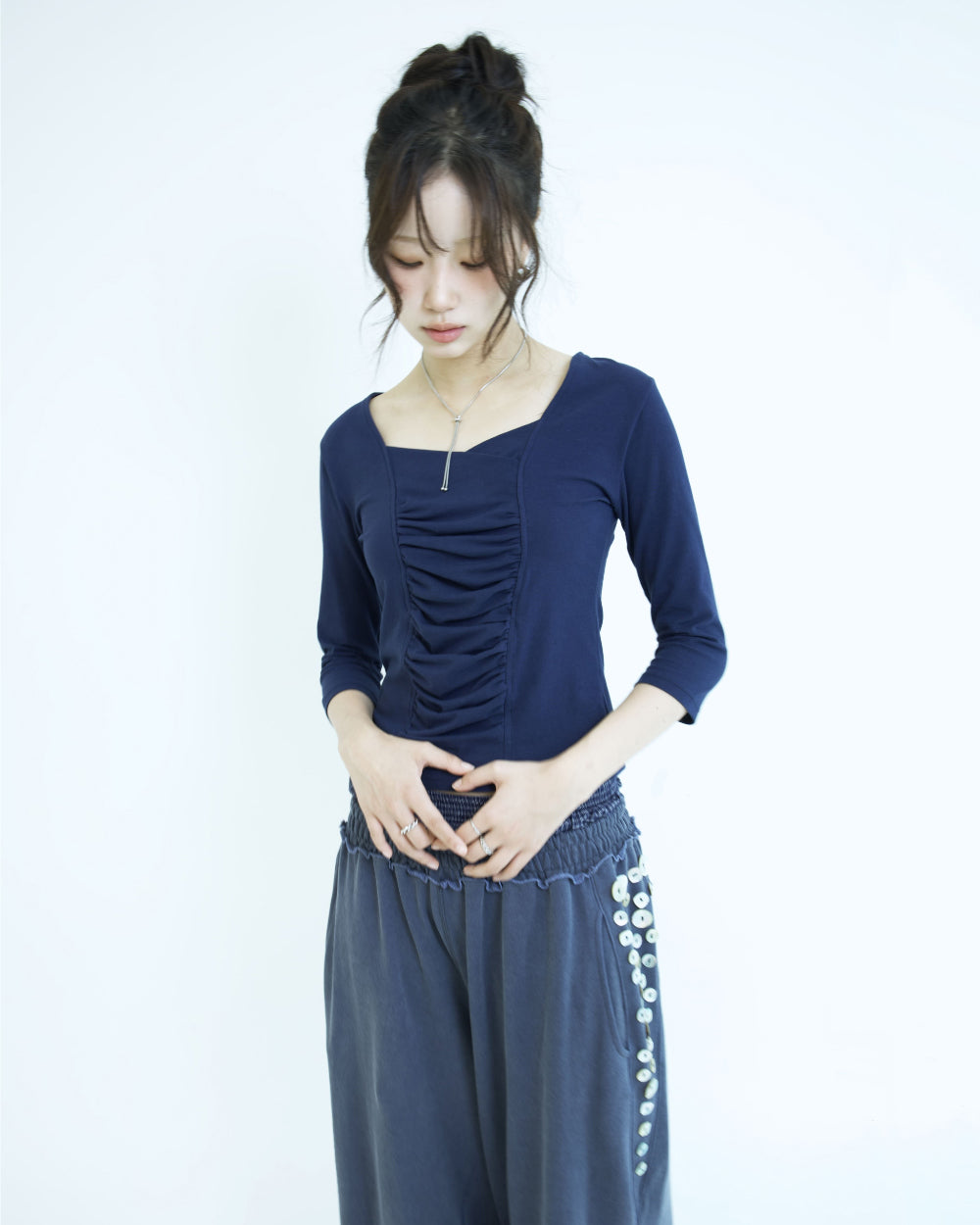 [ Pre-order ] Sqare Neked Baby Tee