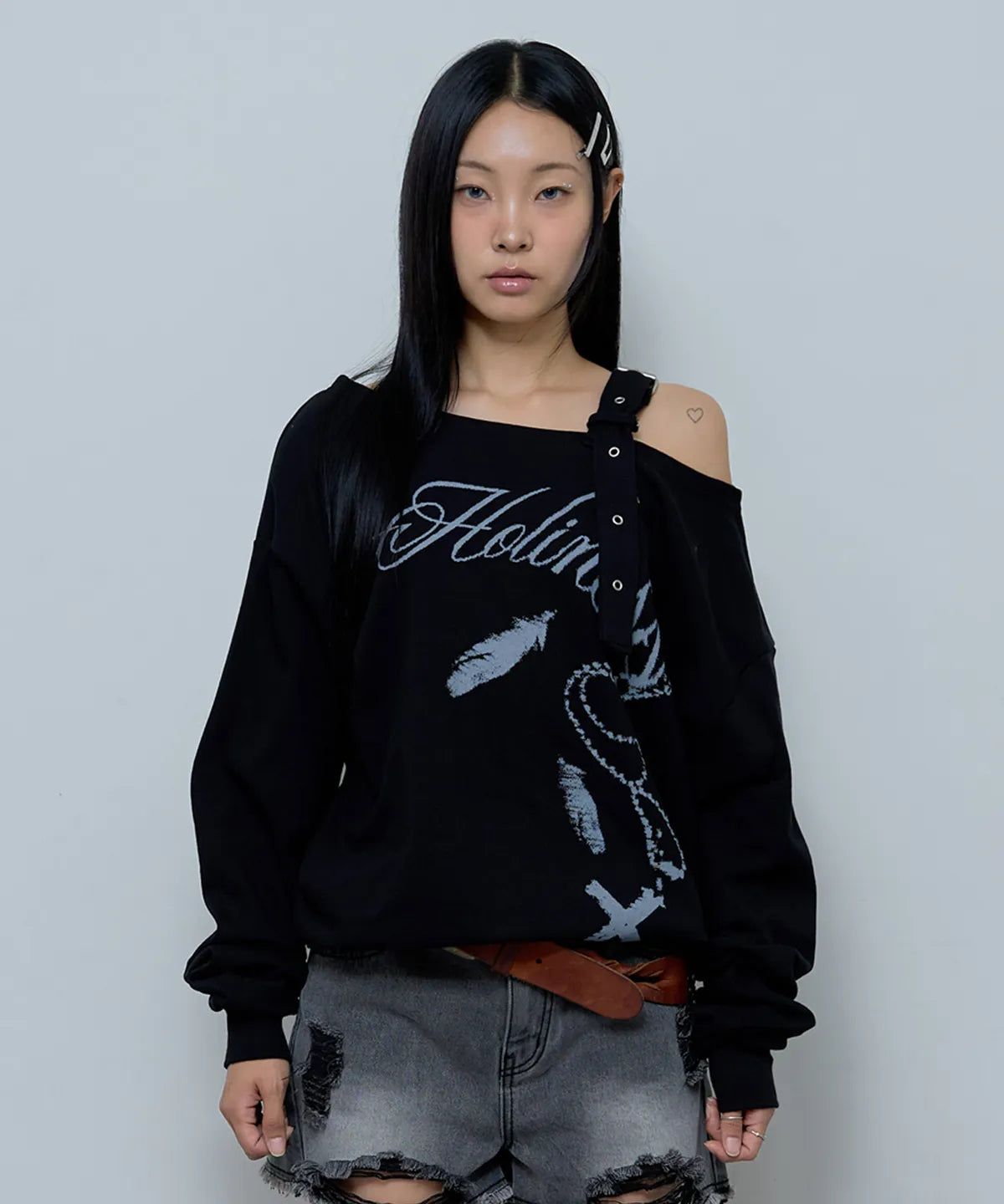 [ Pre-order ] Fancy Club One-Shoulder Buckle Sweatshirt