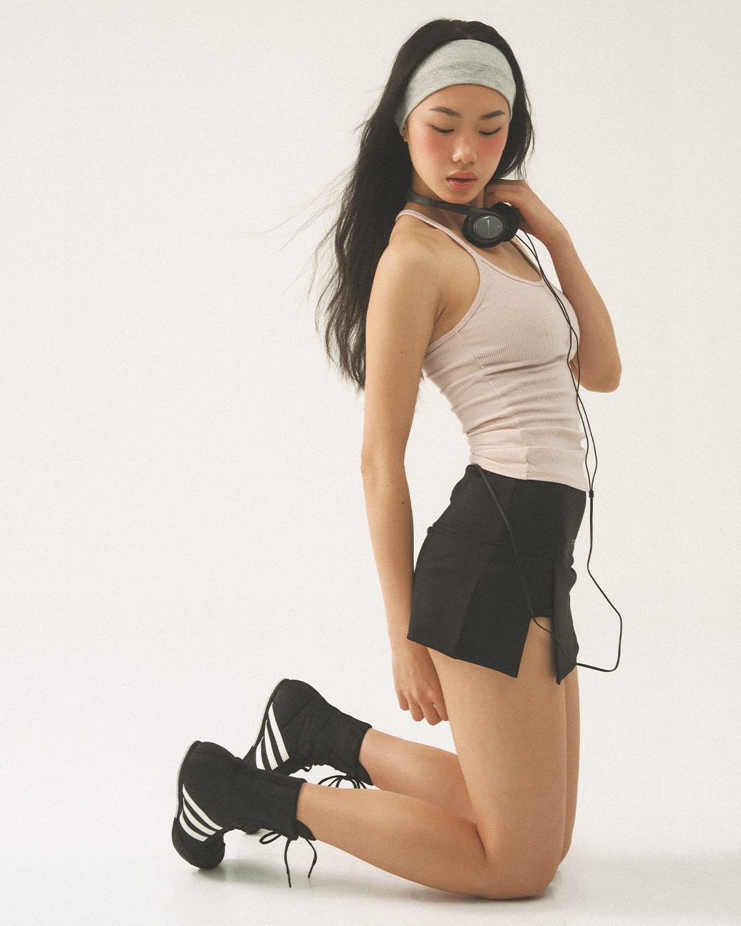 [ Pre-order ] Threetimes Athletic Slit SKirt