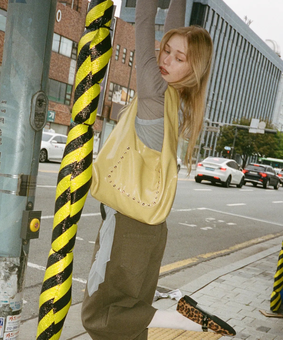 [ Pre-order ] KHIHO Stud Popo Bag