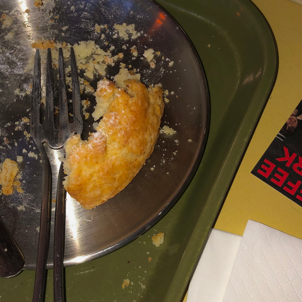 [ 現貨 ] iphone 7 128gb ( 送新mon貼+透明case+貼紙 )