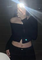 [ Pre-order ] Threetimes One-shoulder button tee