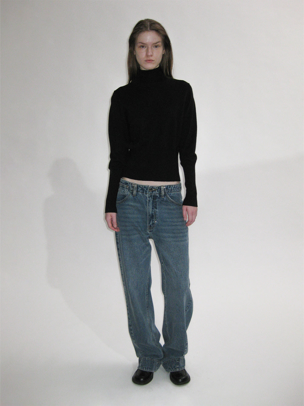 [ Pre-order] PWC HIGHNECK BACK BUTTON-UP KNIT TOP