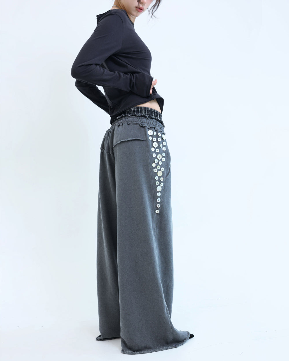 [ Pre-order ] Button Underwear Sweatpants