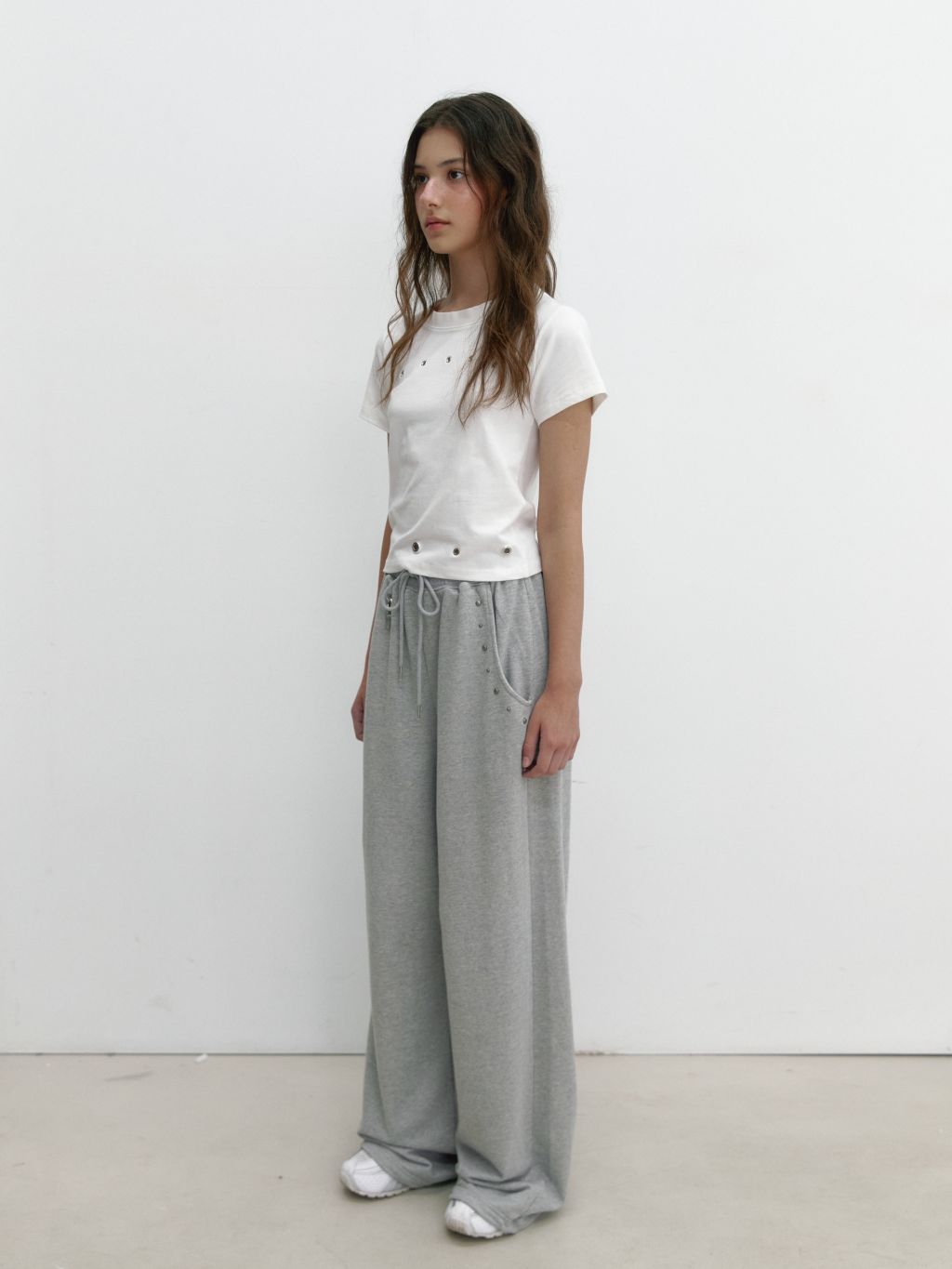 [ Pre-order ] Curve Eyelet T