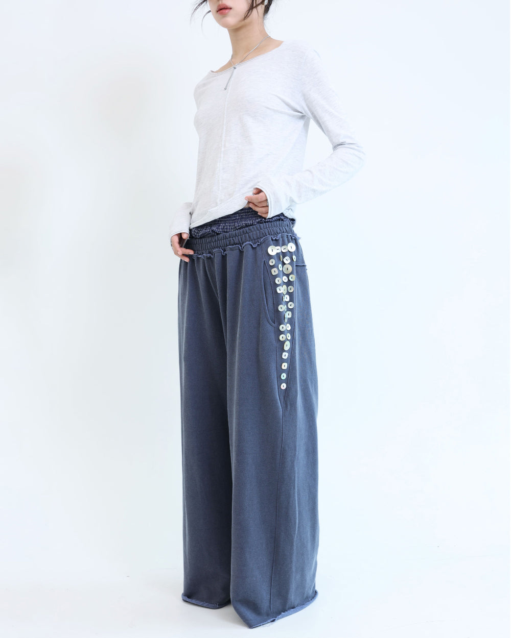 [ Pre-order ] Button Underwear Sweatpants
