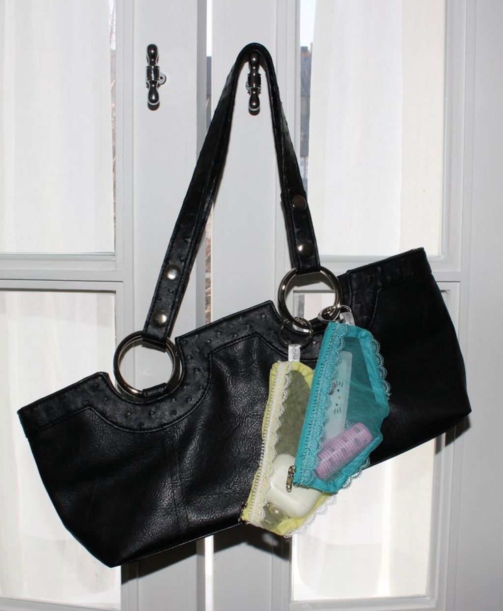 [ Pre-order ] Cheeky Pouch
