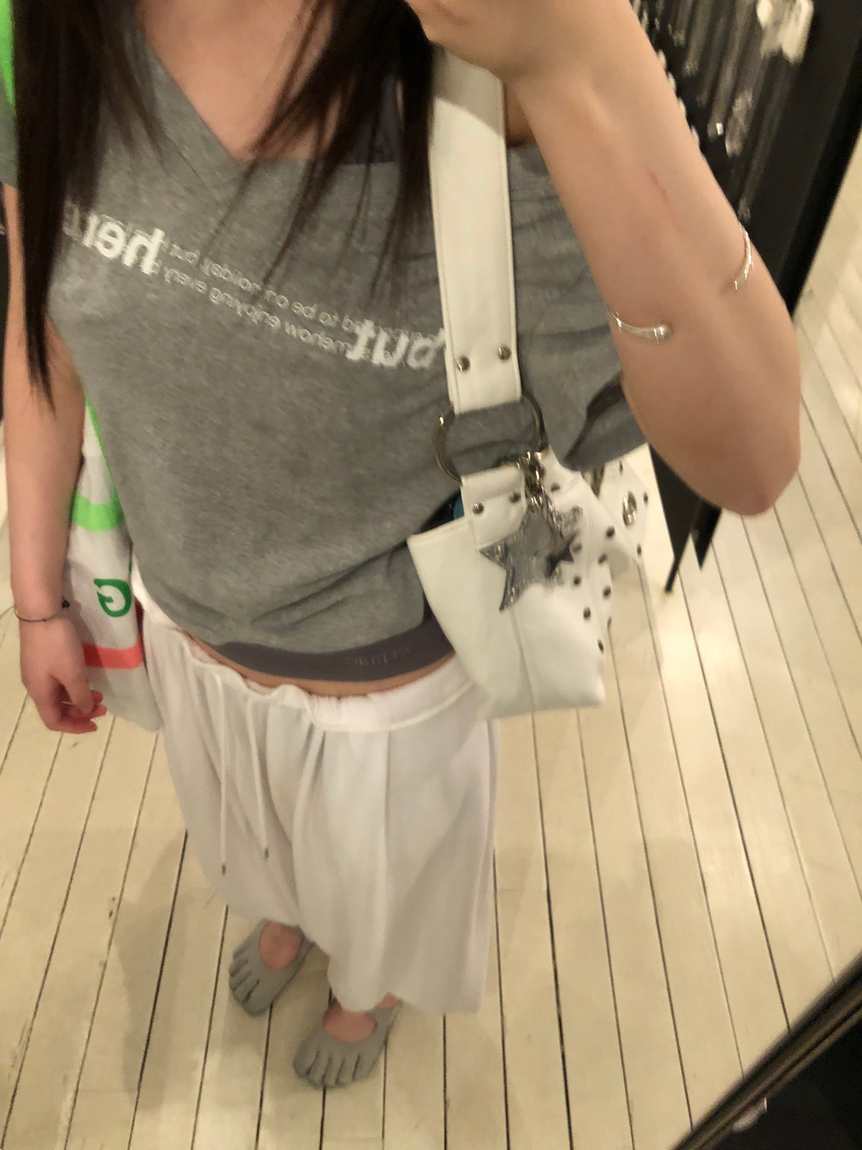 [ 29/6 完結優惠 Pre-order ] Deep Back V Tee
