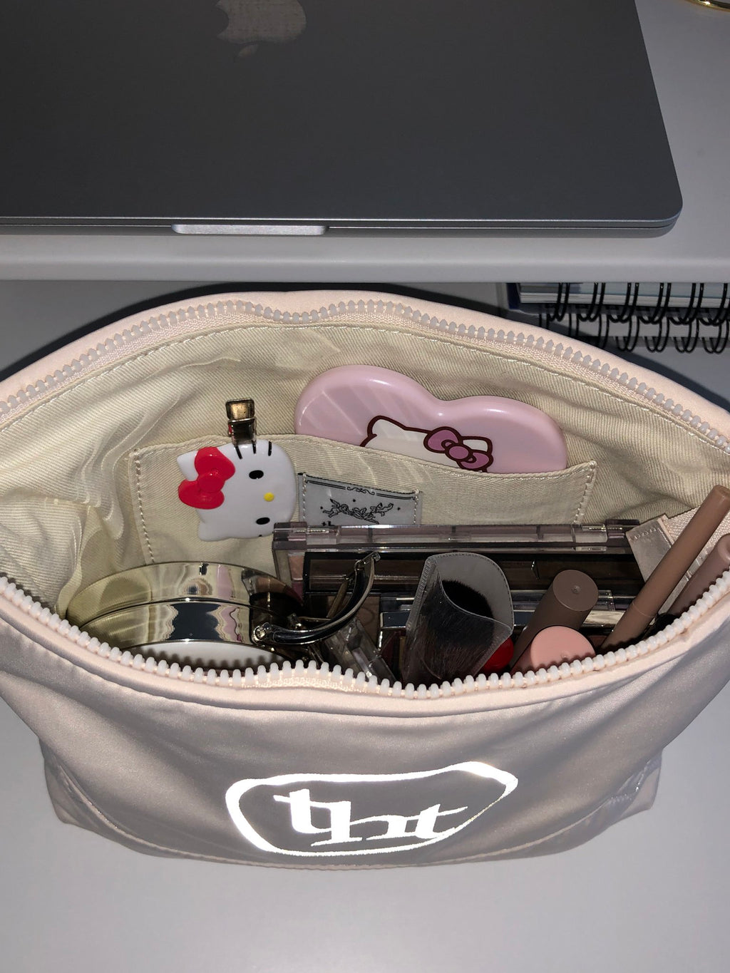 [ Pre-order ] Threetimes🤍Bebe pouch🎀