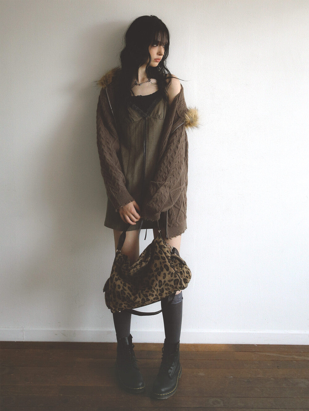 [ Pre-order ] Wool Leopard Pillow Bag Beige
