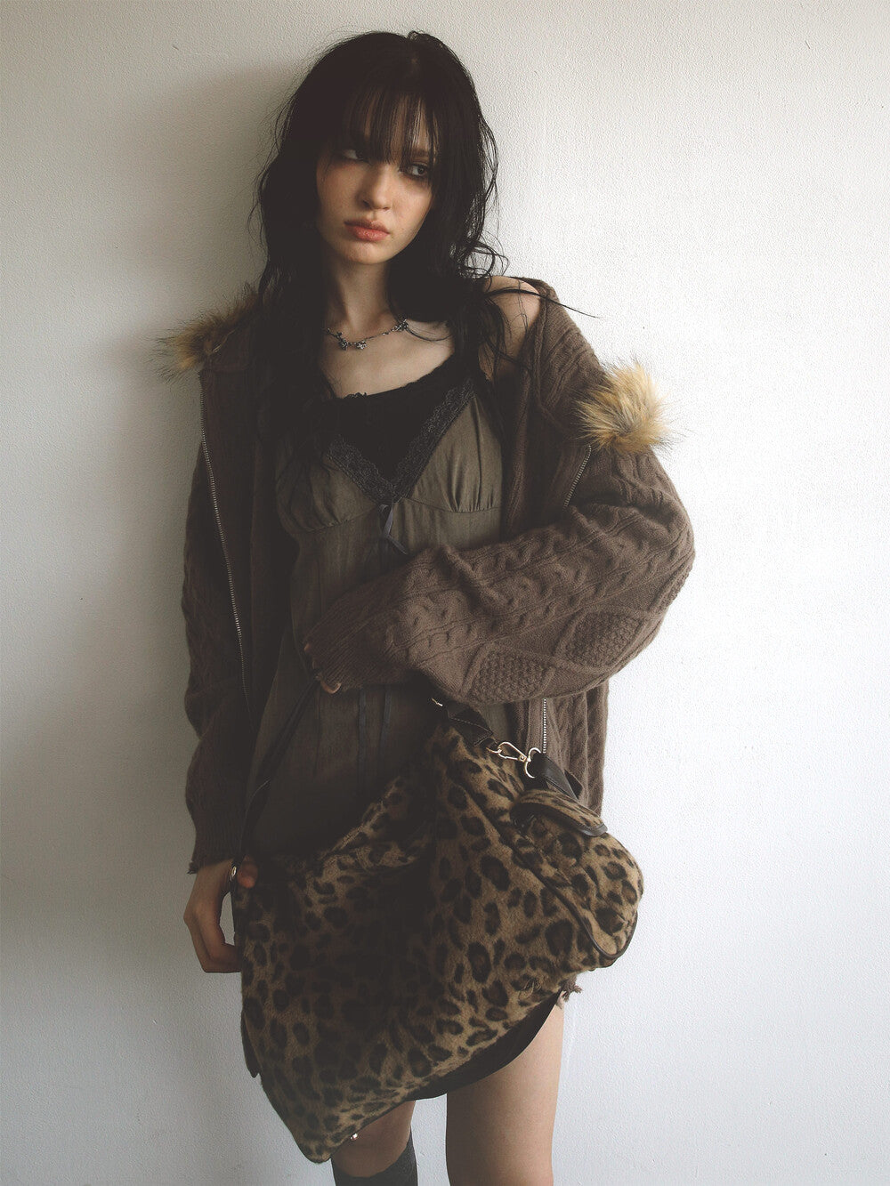 [ Pre-order ] Wool Leopard Pillow Bag Beige